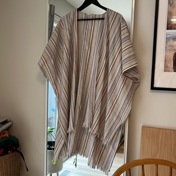 Easel Cotton/Linen blend beach cover. Longer back and slit on side - Picture 4 of 5